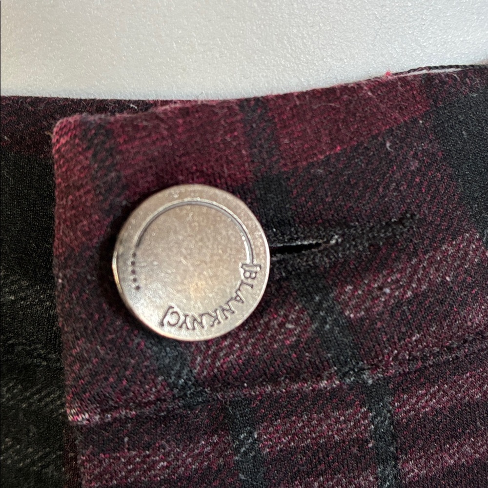 BLANK NYC "The Bond" Skinny Midrise Plaid Pants in Maroon & Black. 29 - Picture 8 of 17